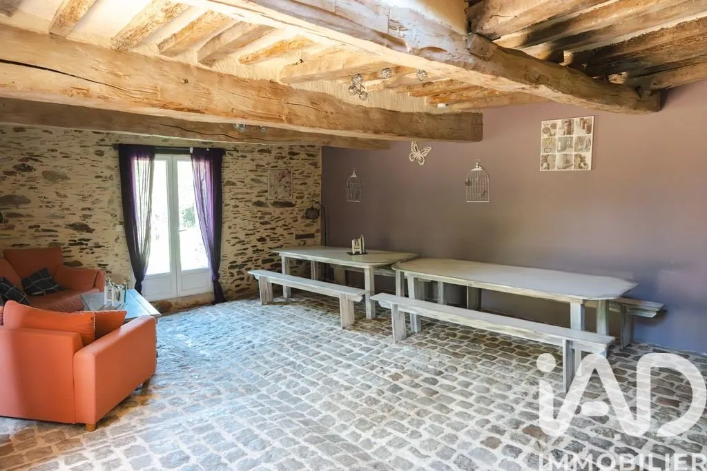 Maison 20 pièces à Les Hauts-d'Anjou
