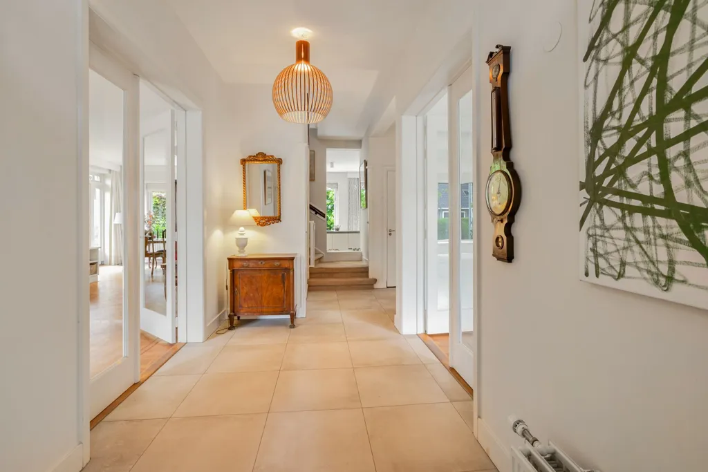 Hallway - Villa with Garden in Rotterdam-Kralingen