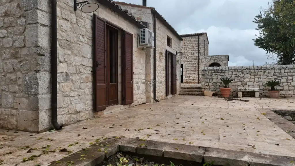 Garden - Historic Stone Villa with Garden in Modica
