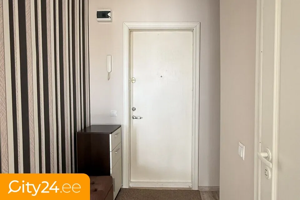 hallway_entrance