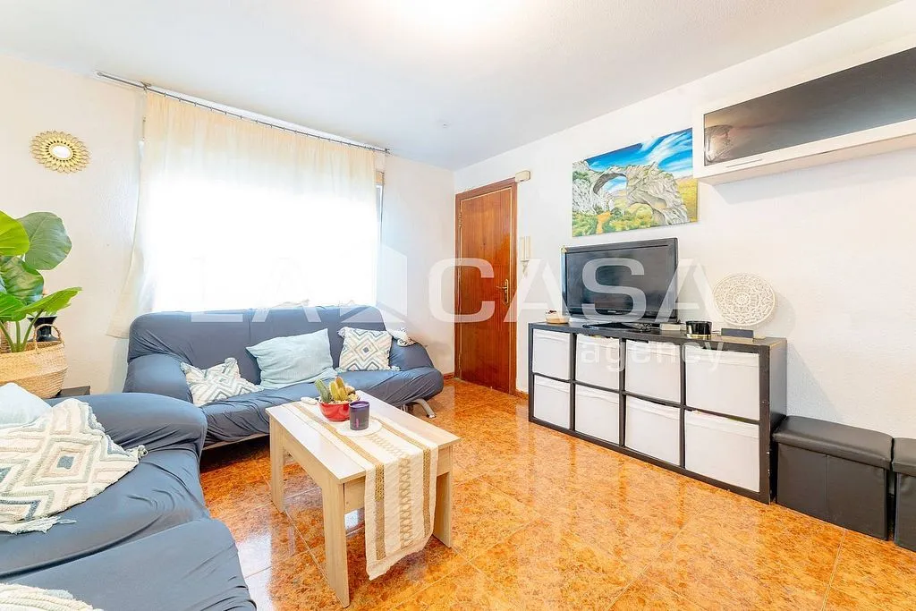 Elutuba - Duplex with Terrace in Trinitat