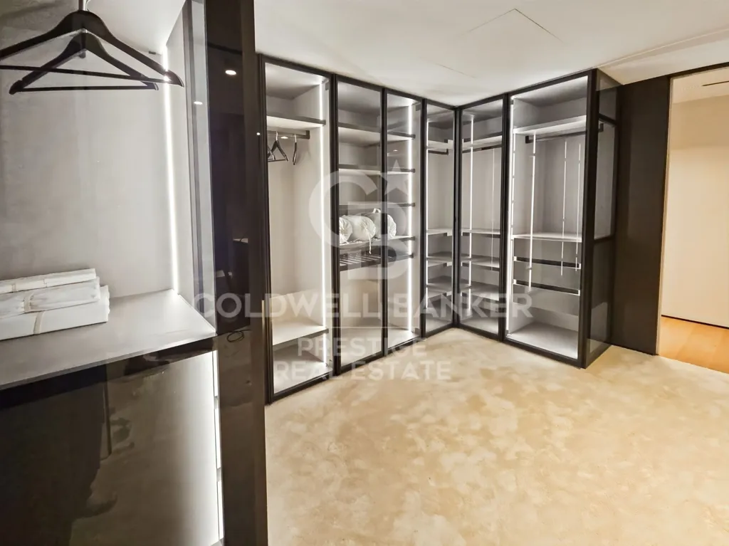 Rooms - Spacious Flat with Terrace in Exclusive Barcelona