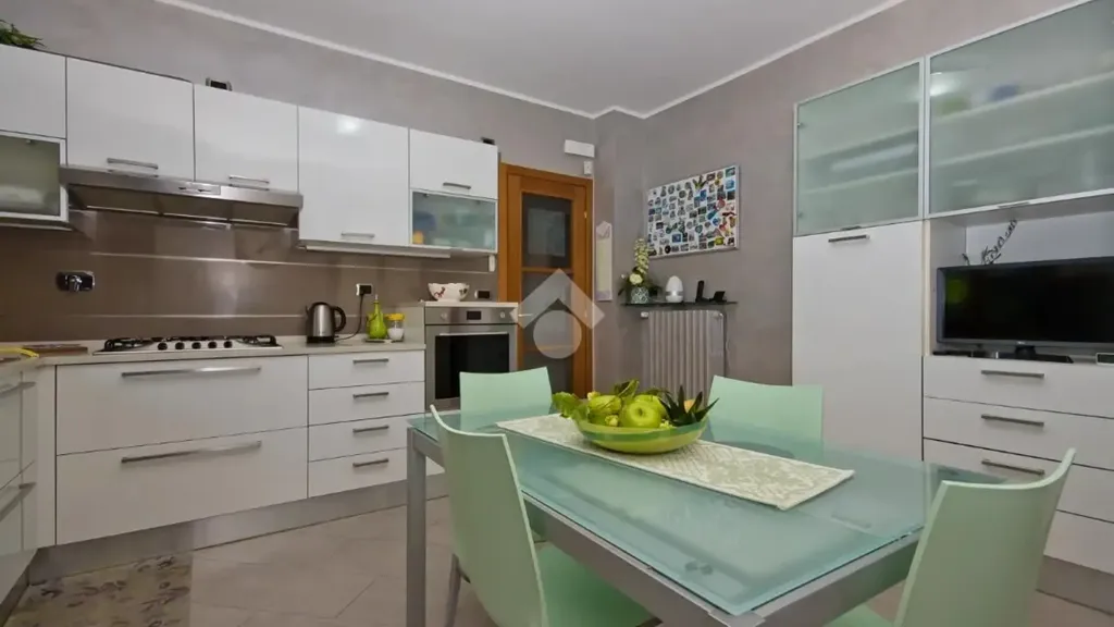 Cuisine - Villa with Panoramic Terraces in Pecetto Torinese