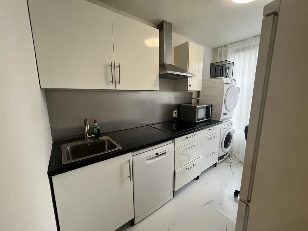 Cuisine - Furnished Studio with Private Entrance in Amsterdam