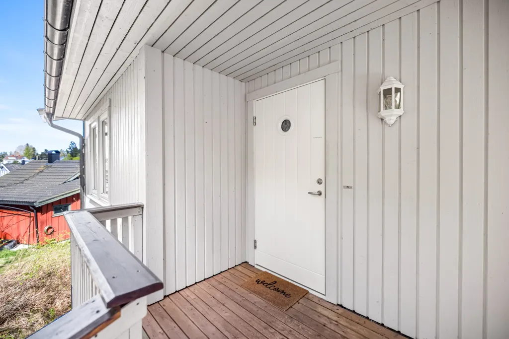 Välivaade - Well-Maintained 3-Bed Flat with Garage in Family-Friendly Area