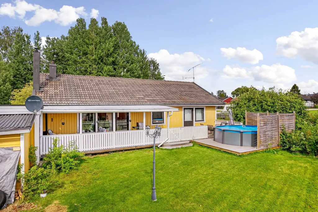 Aed - Charming Villa with Pool in Marstrand