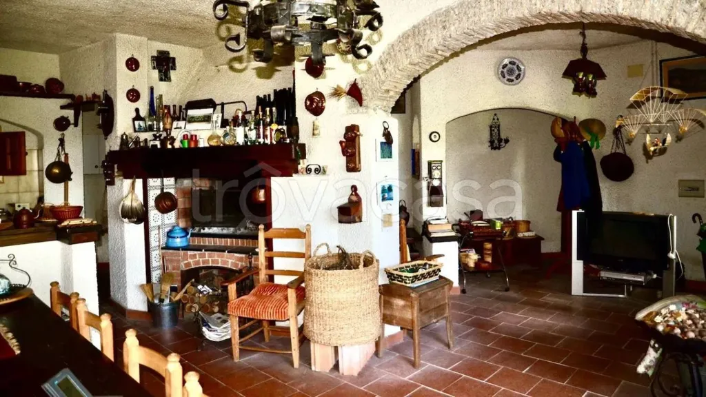 Salle à manger - Modern Villa with South-West View in Orvinio