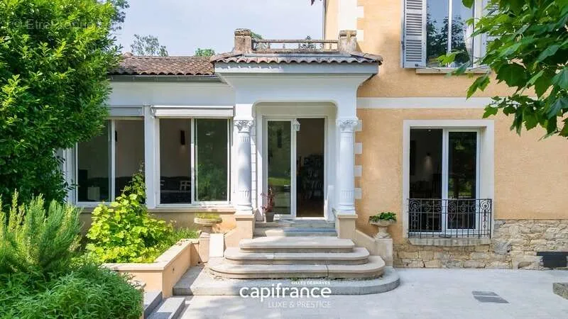 Välivaade - Charming Property with Pool in Gleizé