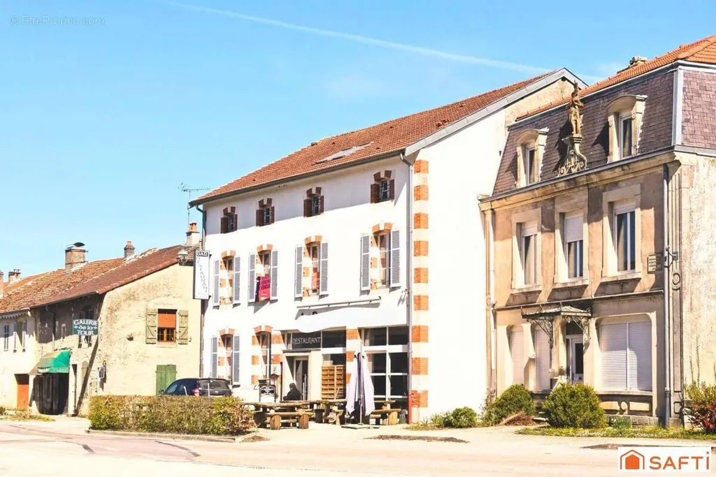 Extérieur - Restaurant avec Terrasse à Domremy-La-Pucelle
