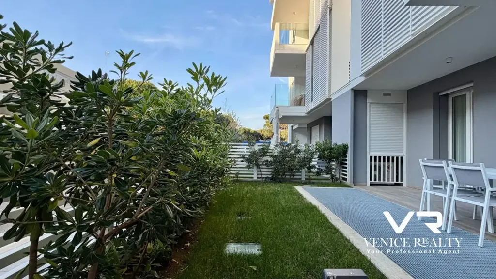 Terrasse - Trilocale with Private Garden in Jesolo