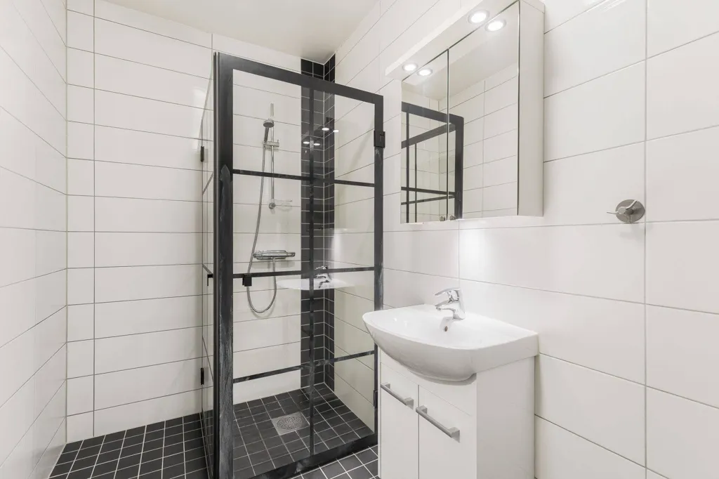 Bagni - 2nd Floor Flat with Private Terrace in Strängnäs