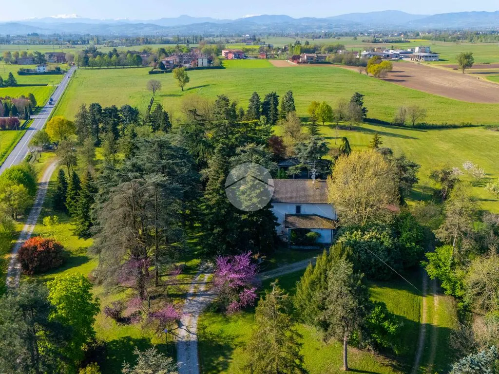 Õhuvaade - Villa with Pool near Parma