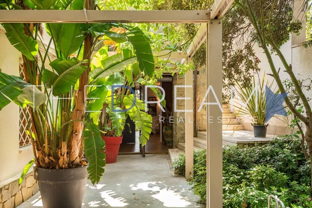 Jardin - Luxury Villa with Private Dock in Rosignano Marittimo