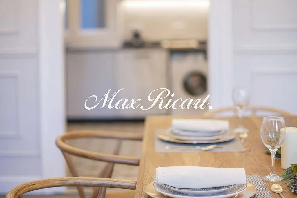 Sala da pranzo - Furnished Apartment with Balcony in La Dreta de l'Eixample