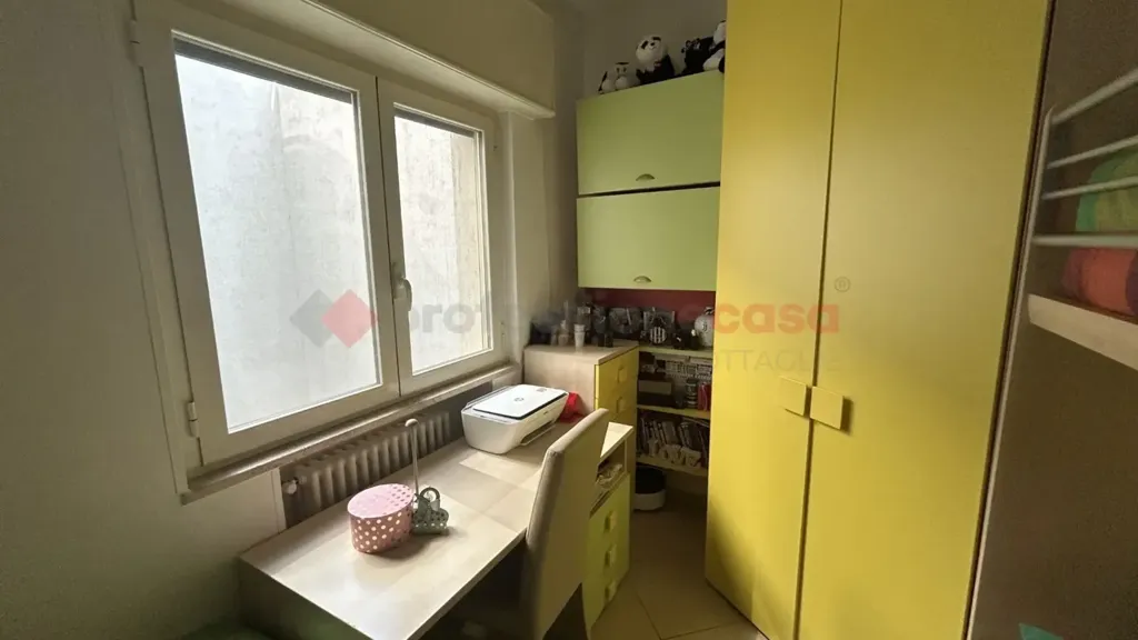 Bureau - Refurbished Apartment with Double Exposure in Grottaglie