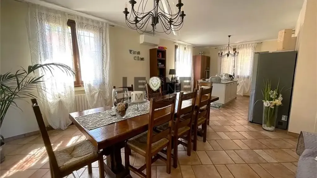Söögituba - Trifamily Villa with Private Park in Vignola