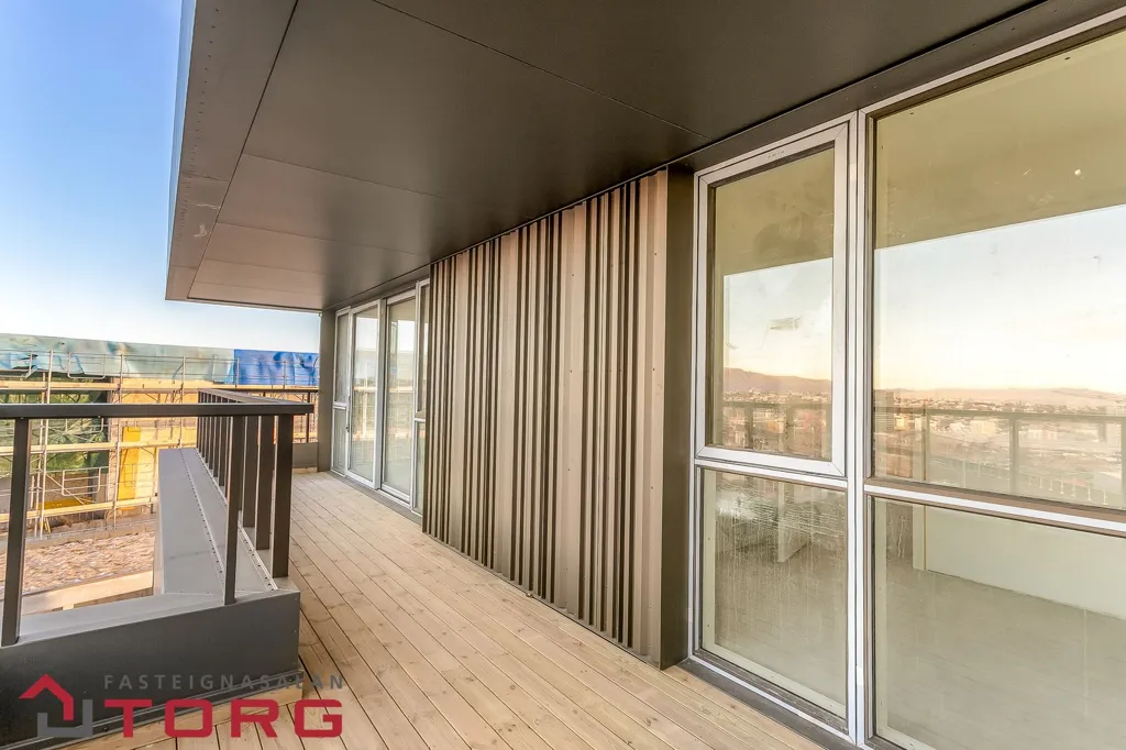 Rõdu - Modern Apartment with Balcony in Hnðraholt