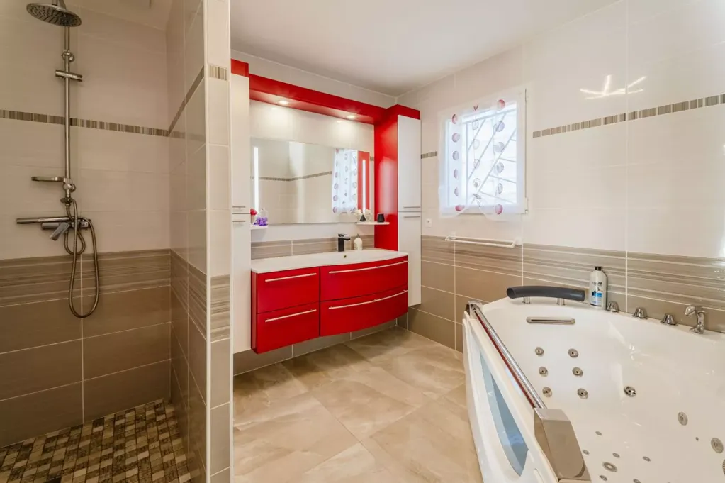 Bagni - Contemporary Villa with Pool in Fontès