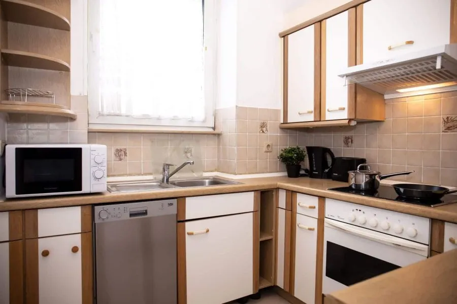 Köök - Studio Apartment with Immediate Availability in Luxembourg