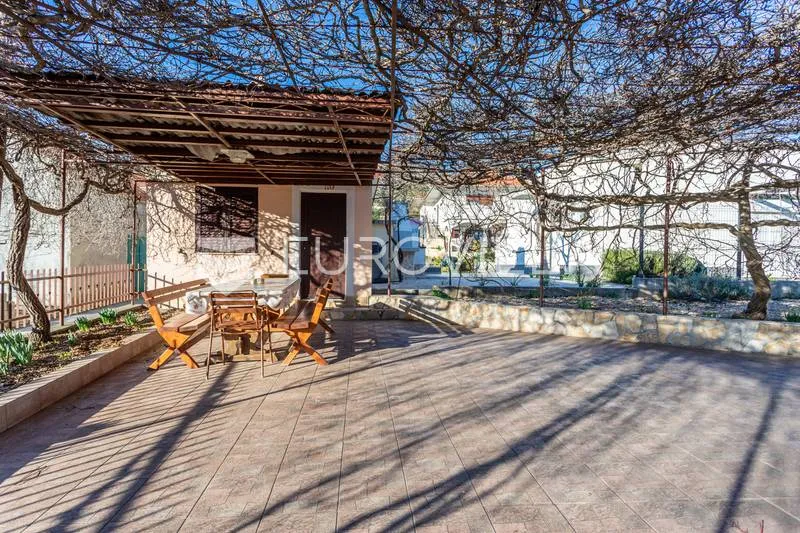 Terrass - Two-Bedroom Apartment with Terrace in Trogir