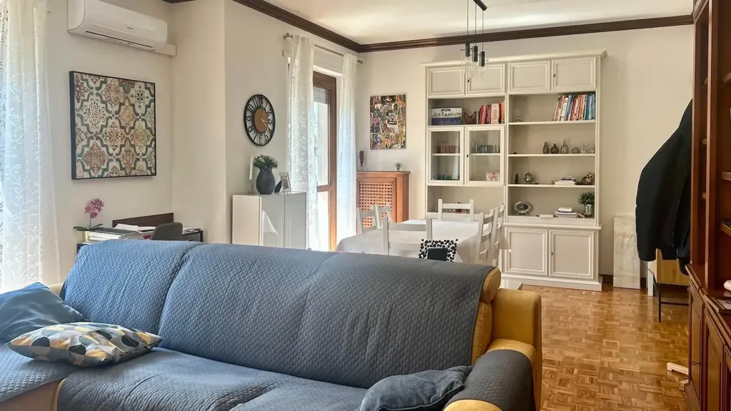 Séjour - Modernised Apartment with Balcony in Biella