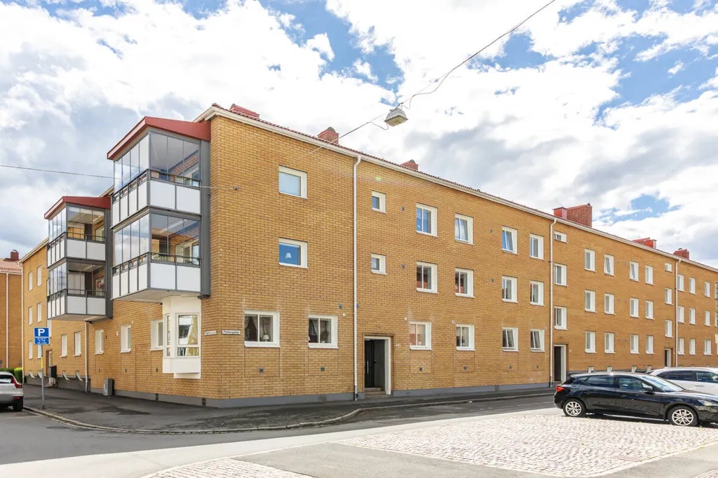 Außenansicht - Apartment with South-Facing Balcony in Liljeholmen