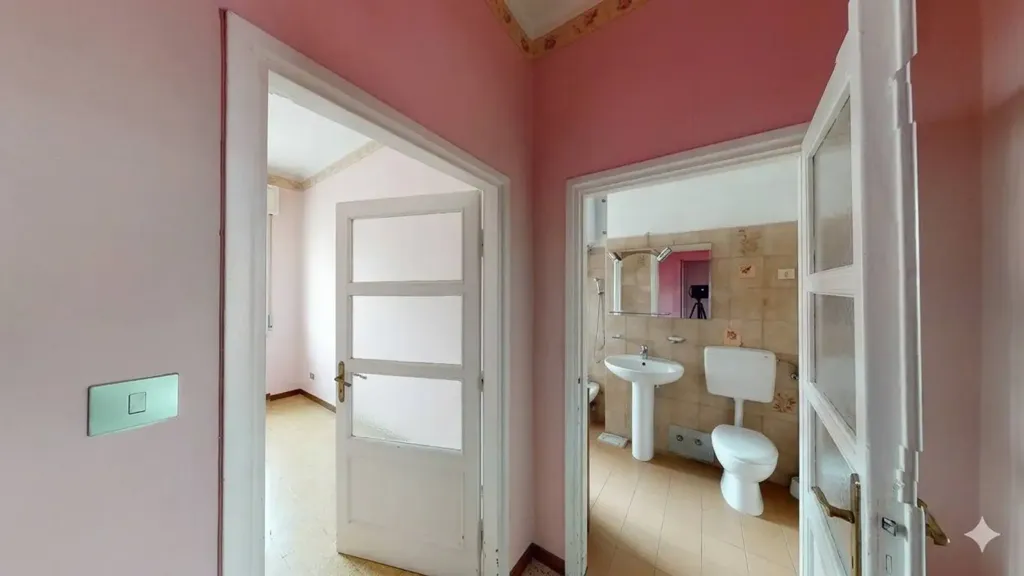Esik - 3-Bedroom Apartment with Balcony in Turin