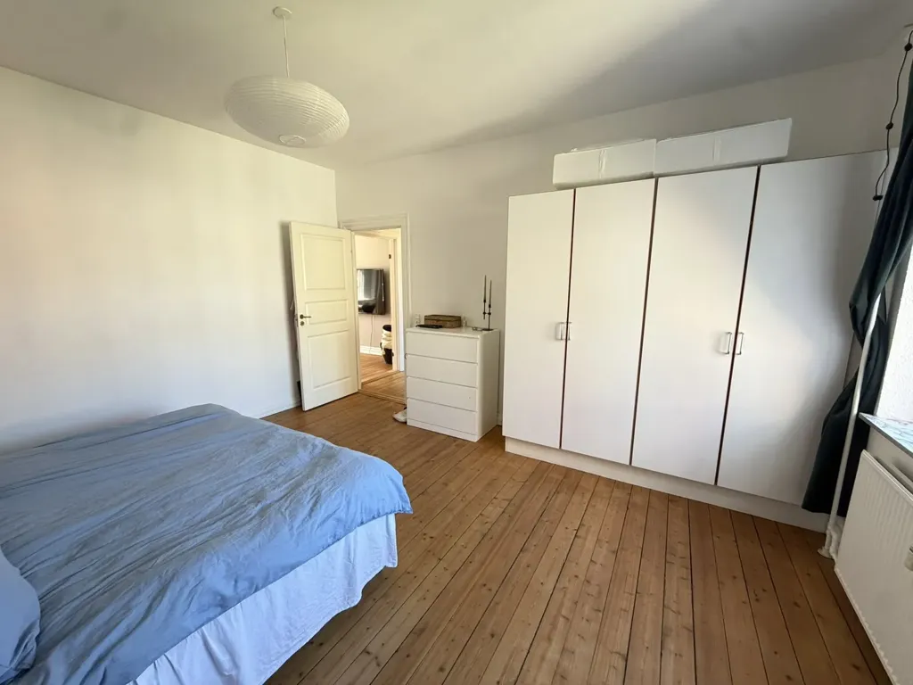 Chambres - Classical 2-Bedroom with Stucco in Urban Area