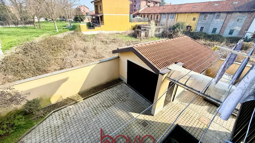 Garden - Quadrilocale with Private Courtyard in Regio Parco, Turin
