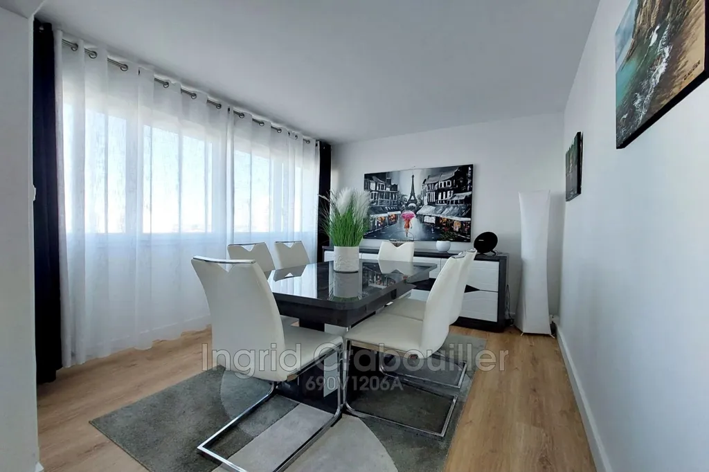 Dining Room - Renovated Apartment with Panoramic View in Royan
