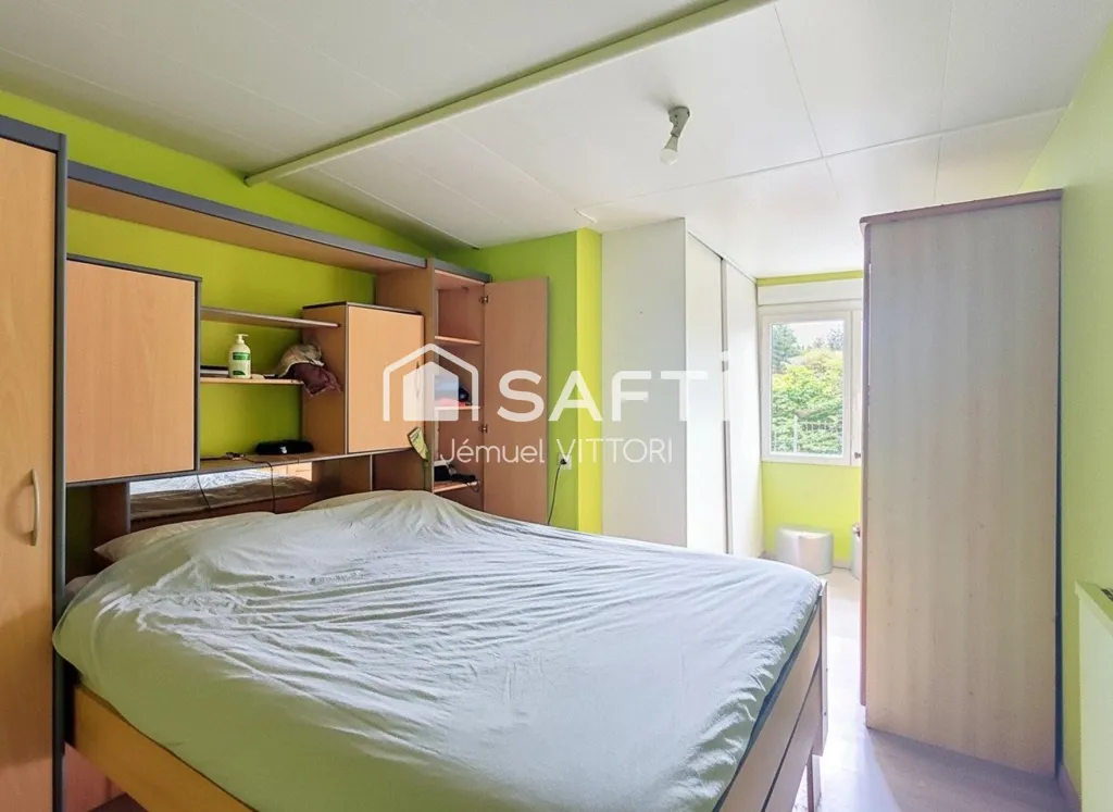 Magamistoad - House with River View in Chailland