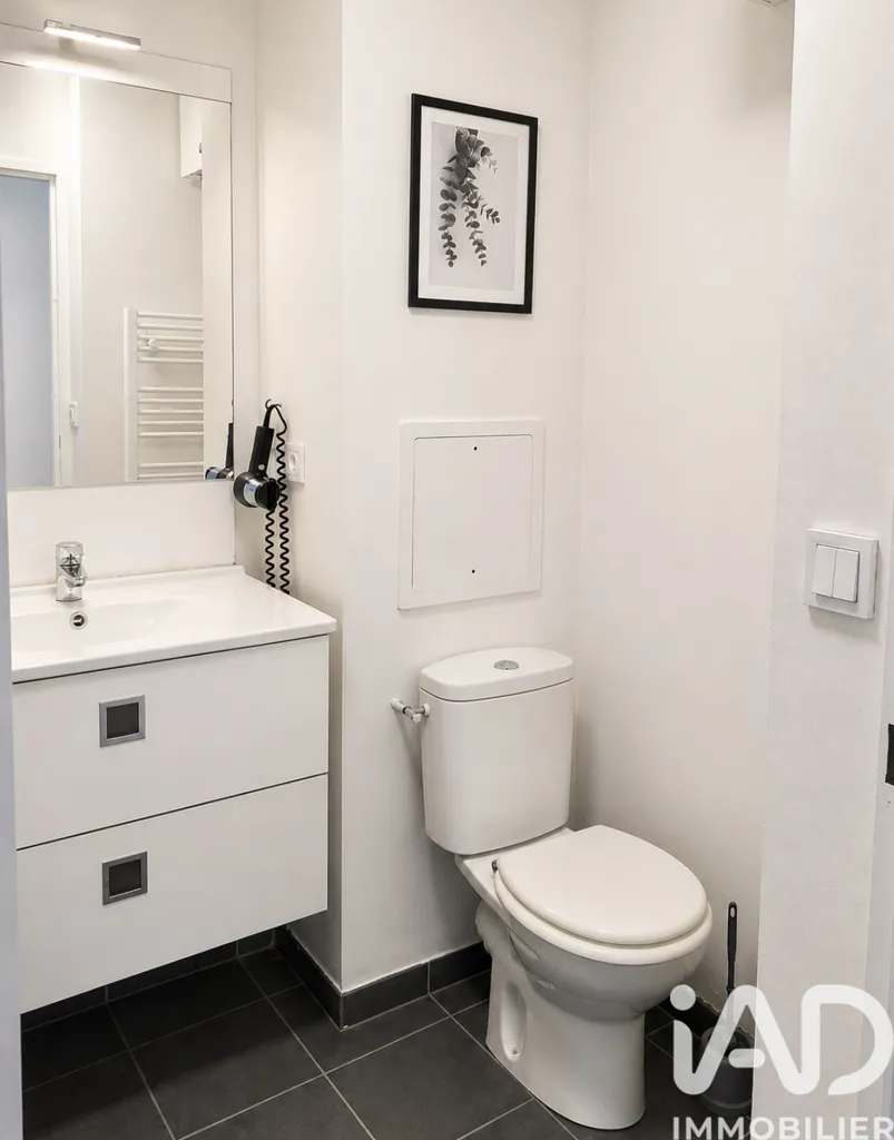 Bathrooms - Refurbished Studio near Disney, Montévrain