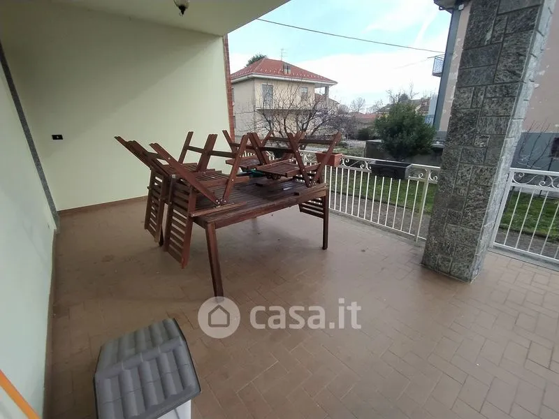 Terrasse - Four-Room Apartment with Garden in Mathi