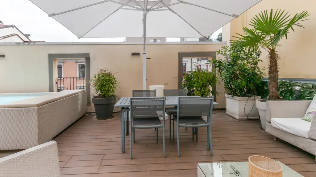 Terrass - Luxury Penthouse with Pool in Isola, Milan