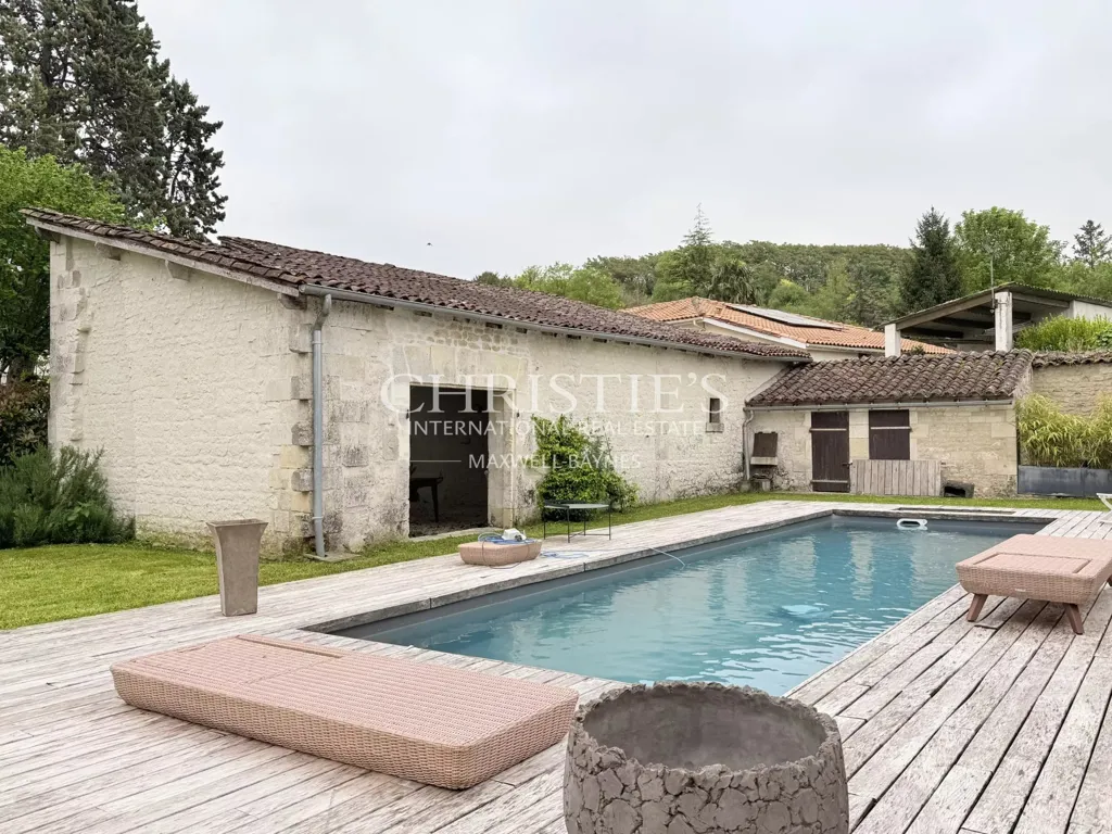 Bassein - Former Cognac Distillery in Village