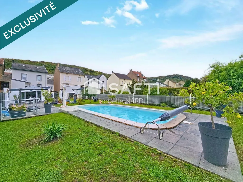 Piscine - Maison Rénovée avec Piscine à Knutange