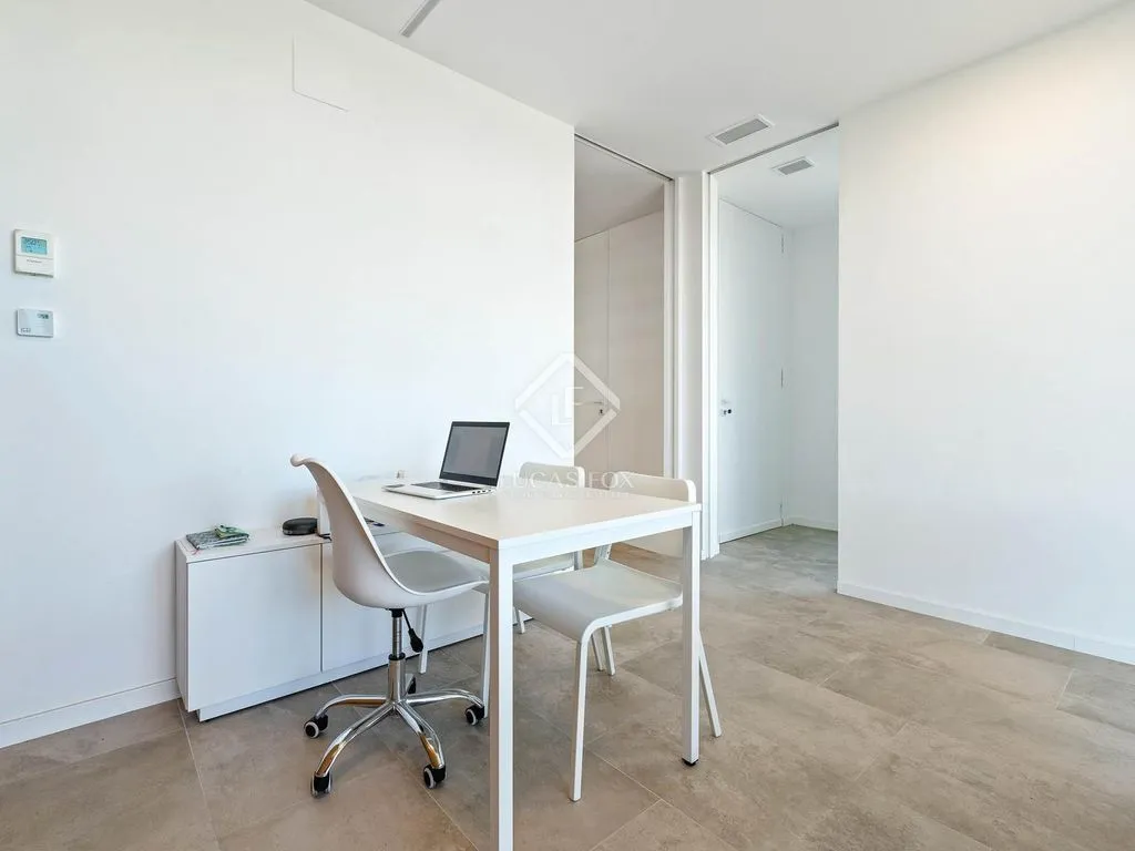 Kabinet - Modern House with Pool in Reus