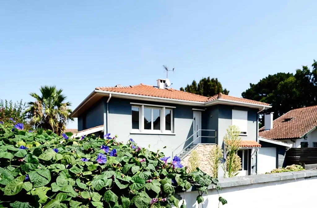 Välivaade - Spacious House with Pool in Montbrun-Camiade