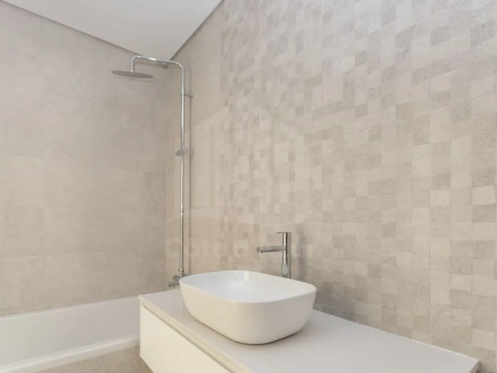 Vannitoad - Luxury Penthouse with Bay View in Almada