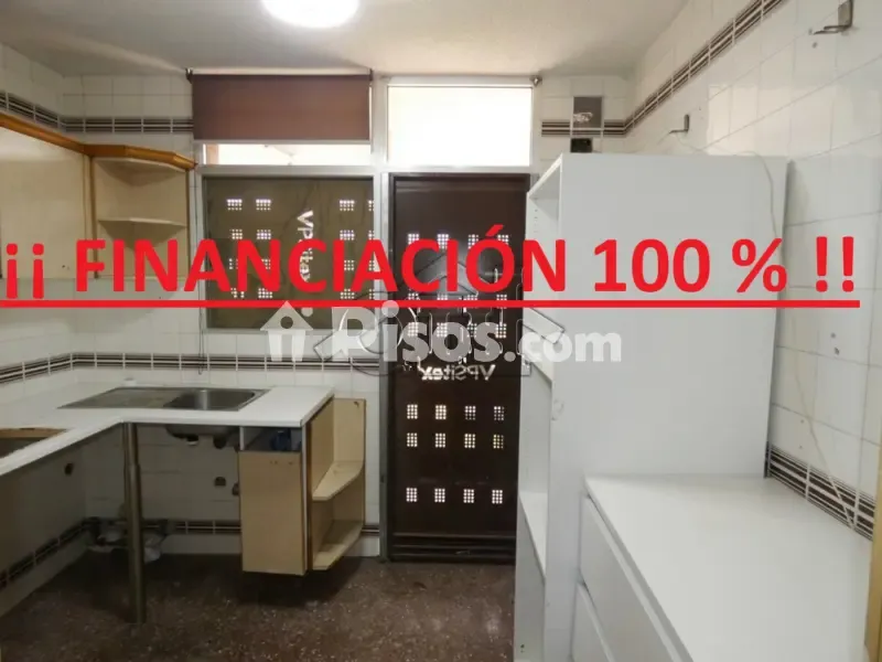 Cuisine - Spacious Apartment with Terrace in Usera, Madrid