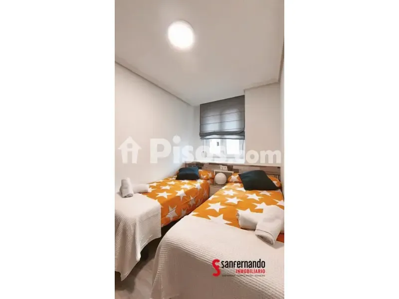 Bedrooms - Student-Friendly Flat with Balcony in Santander