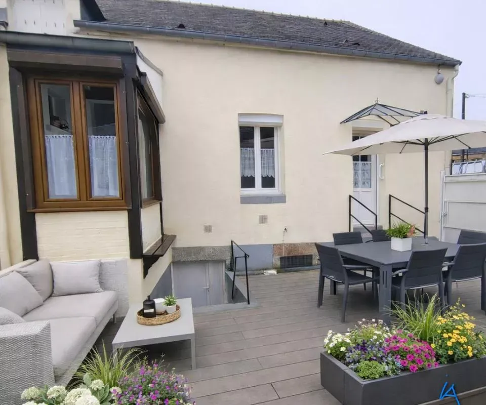 Terrasse - Maison avec Cour et Garage à Alençon