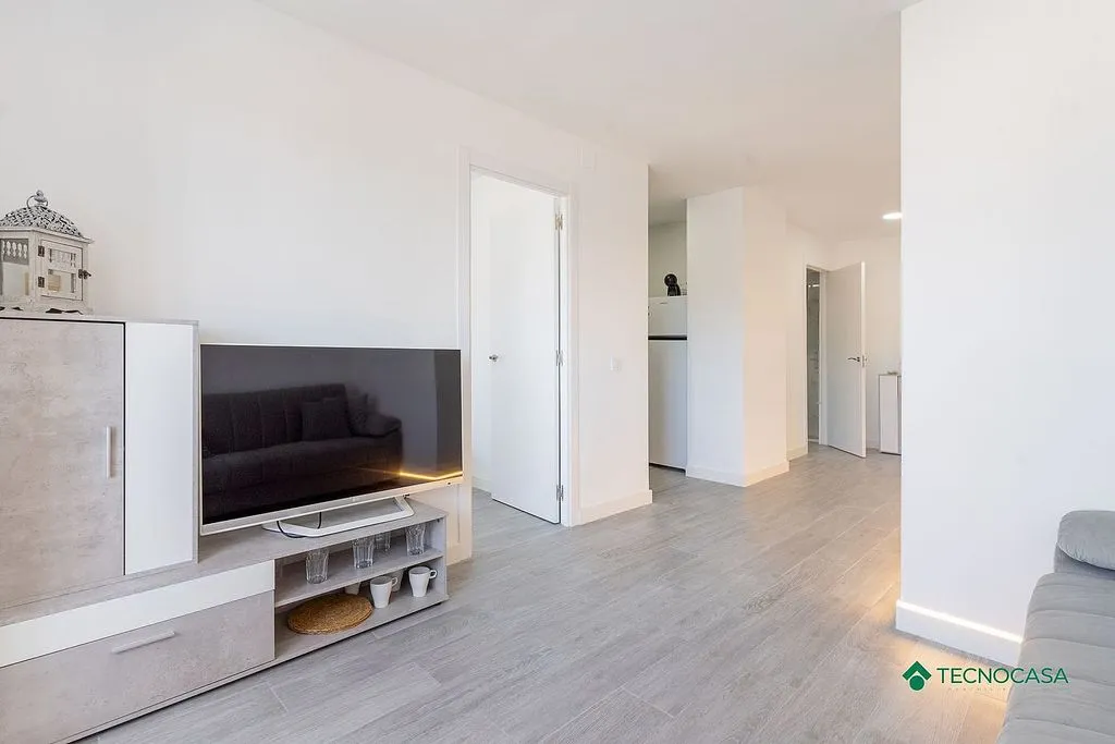 Elutuba - Modernised Apartment with Balcony in Aguadulce Sur