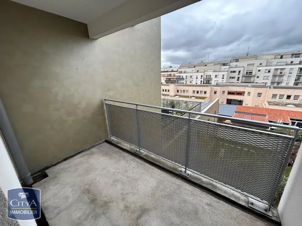 Balcon - Appartement 3 Pièces avec Balcon à Nanterre