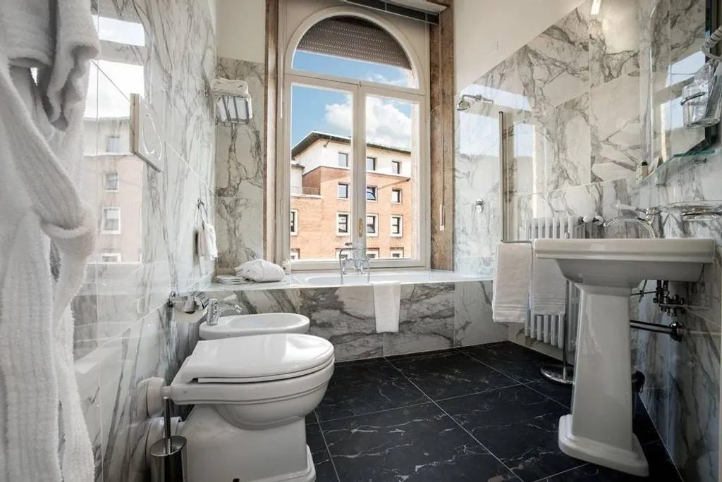 Vannitoad - 18-Bedroom Apartment with Panoramic Views in Florence