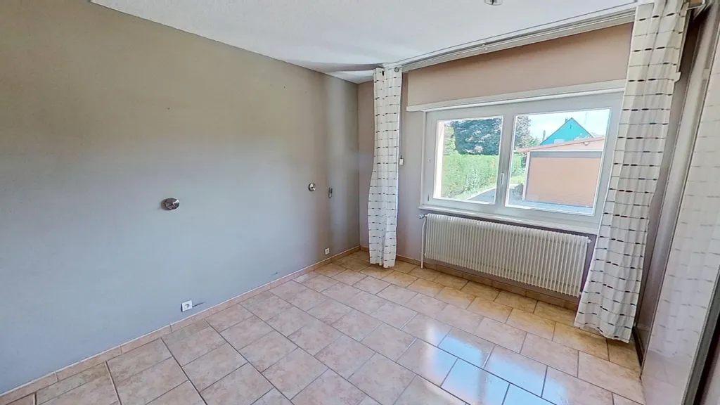 Rooms - Spacious Ground Floor House with Pool in Hombourg
