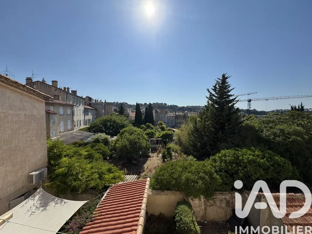 Balcon - Appartement Lumineux en Centre-Ville à Ollioules