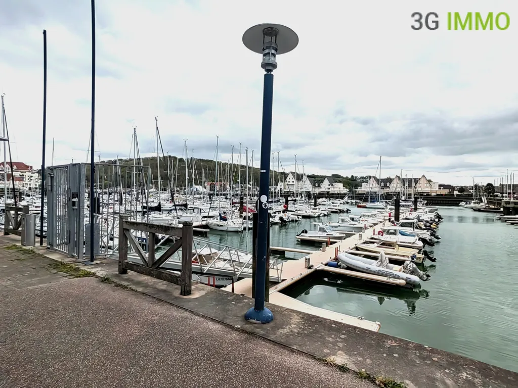 T2 Apartment with Pool in Port Guillaume