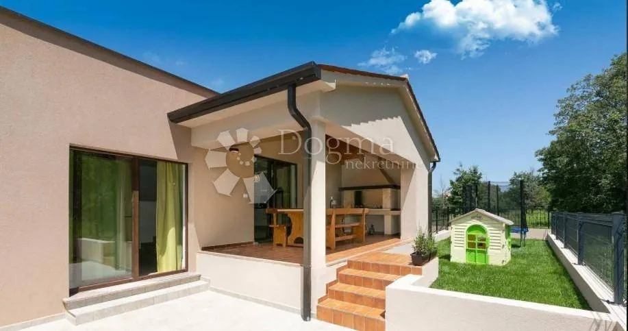 Terrazza - Modern Villa with Pool near Labin