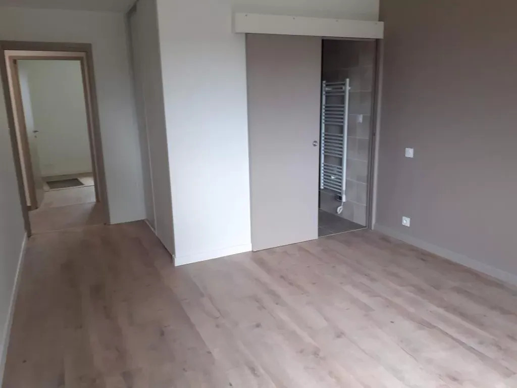 Chambres - Appartement T4 avec Terrasse à Rignac